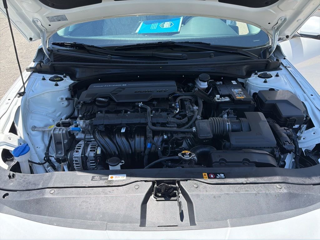 2025 Hyundai Elantra Limited - Photo 36