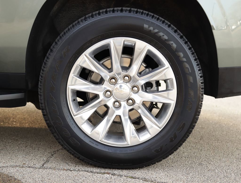 Used 2023 Silver Sage Metallic Chevrolet Premier image 39