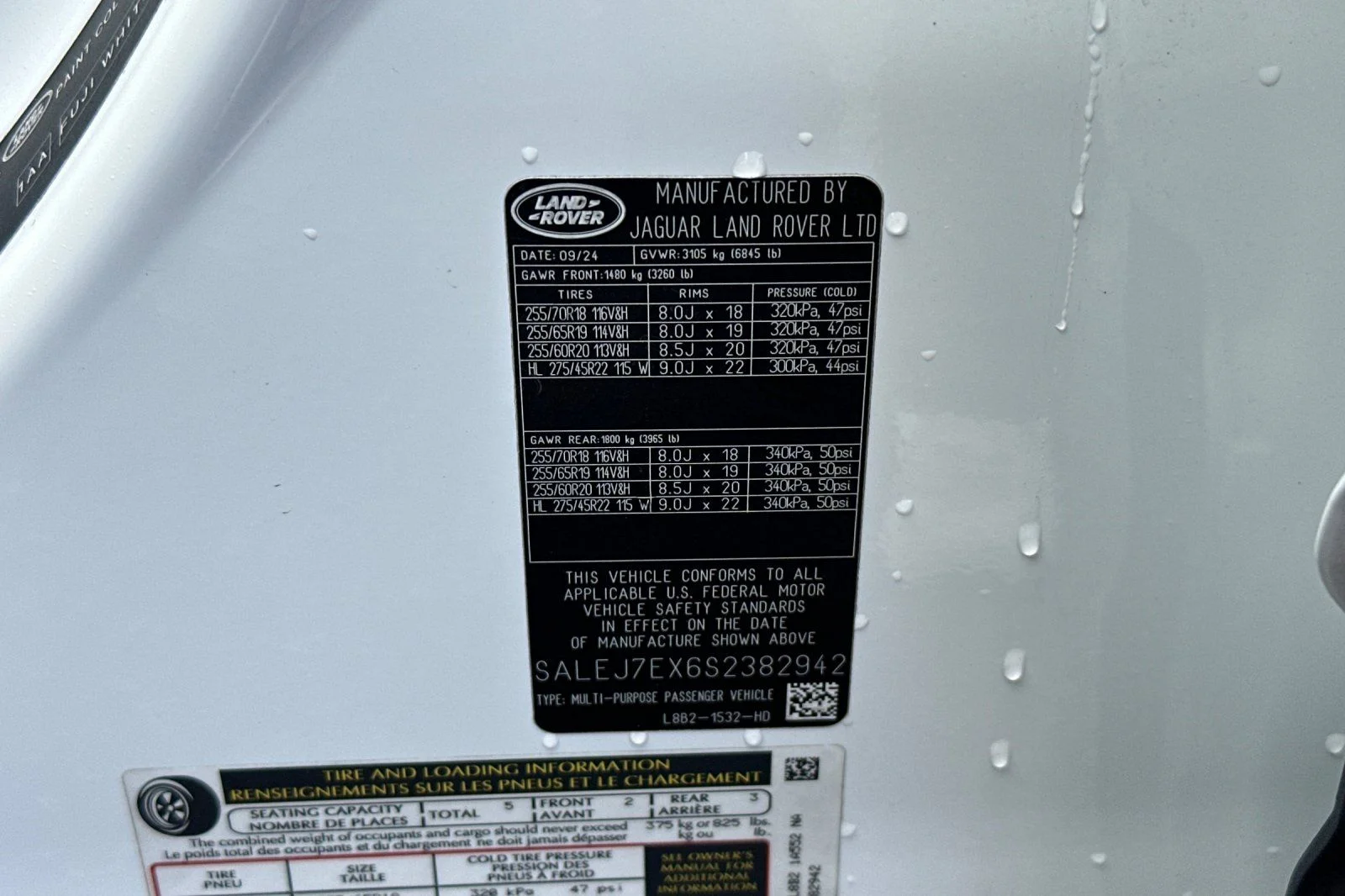 Used 2025  Land Rover S image 38