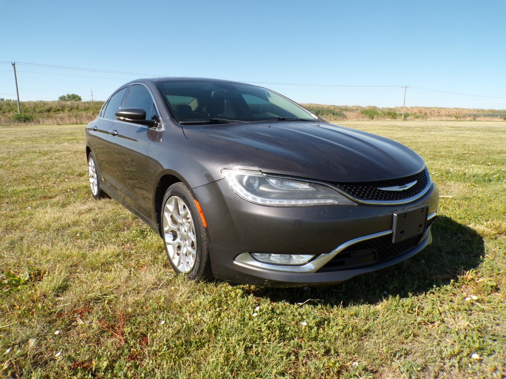 Used 2015 Granite Crystal Metallic Clearcoat Chrysler C image 2