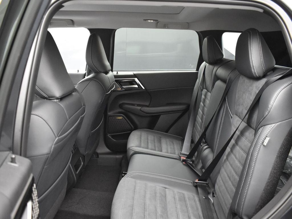 New 2026 Gray Mitsubishi SE image 8