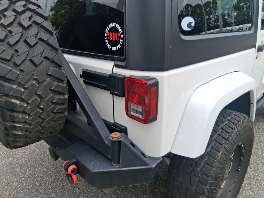 Used 2012 White Jeep Sahara image 11