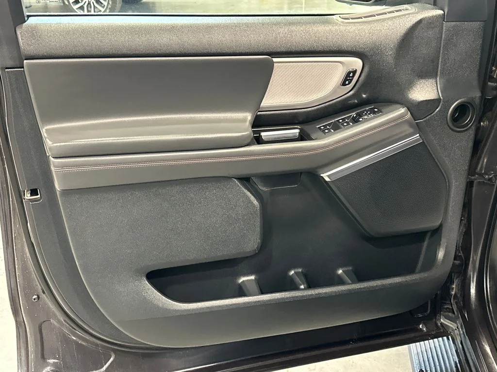 Used 2025 Gray Ford Active image 13