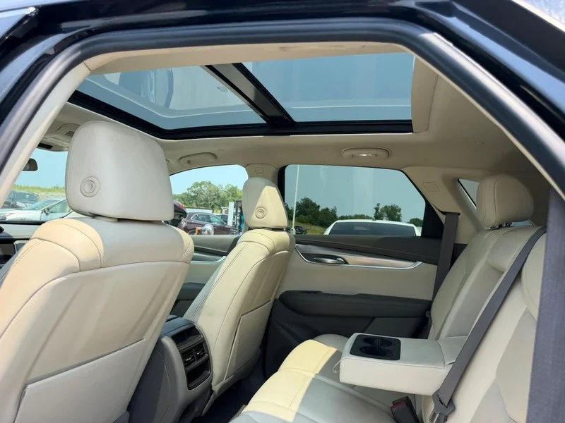 Certified Used 2021 Stellar Black Metallic Cadillac FWD Premium Luxury image 11