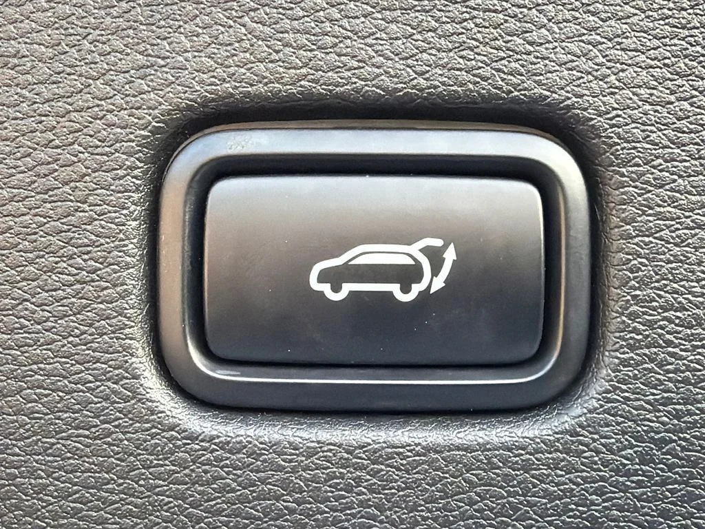 Used 2023 Black Kia X-Pro Prestige image 19