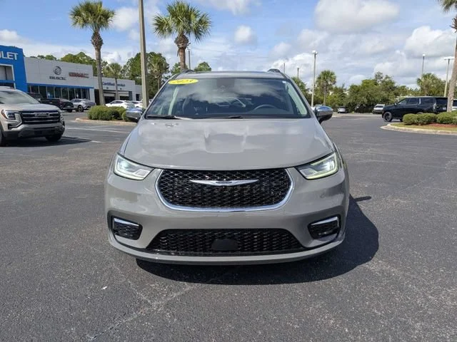 Used 2023 Gray Chrysler Limited image 8