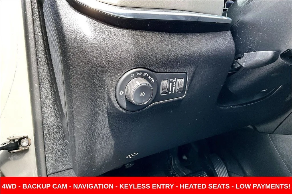 Used 2022 Gray Jeep Limited image 12