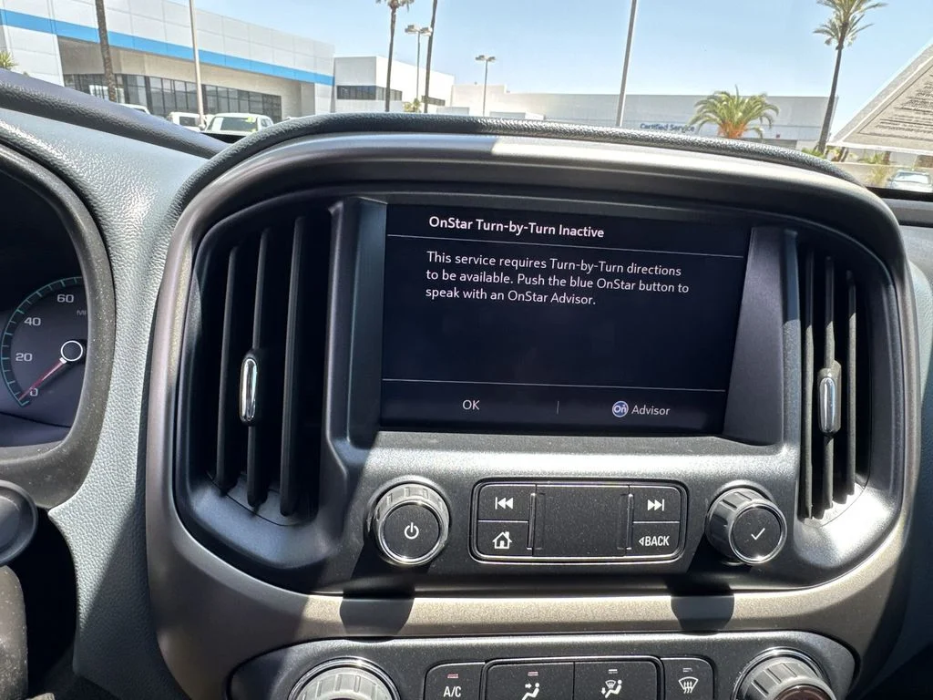 Used 2022 Gray Chevrolet Z71 image 14