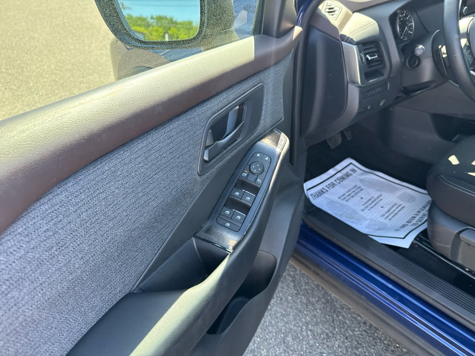 Used 2023 Blue Nissan S image 13