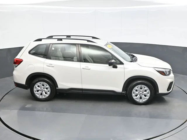 Used 2020 White Subaru Base image 16