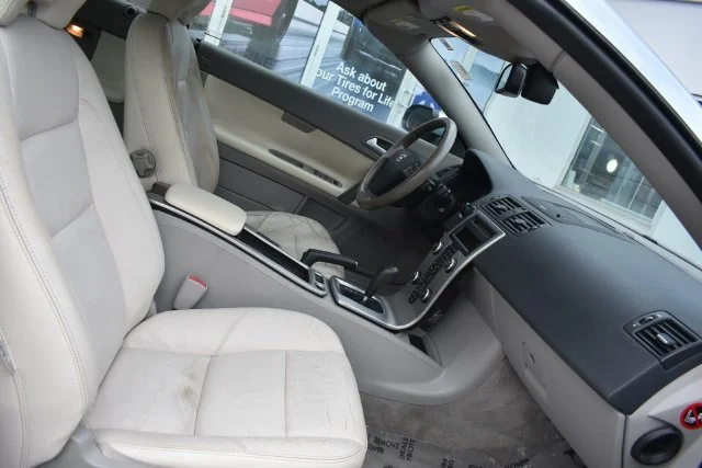 Used 2010 Blue Volvo T5 image 15