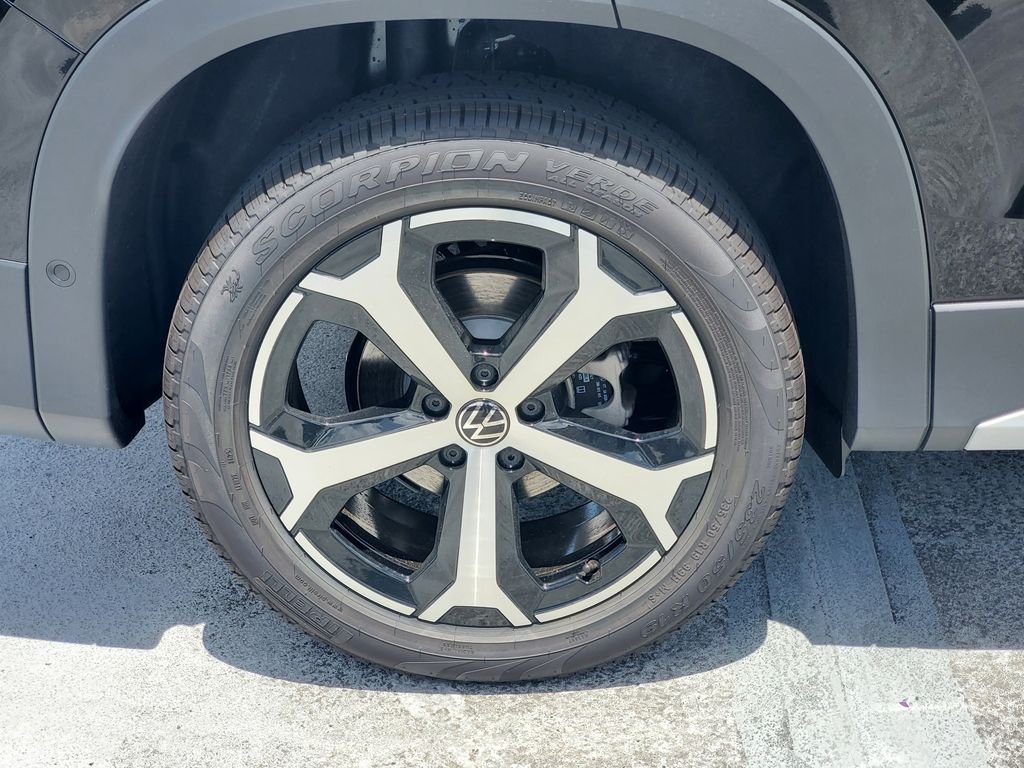 New 2026 Black Volkswagen 2.0T SE image 5