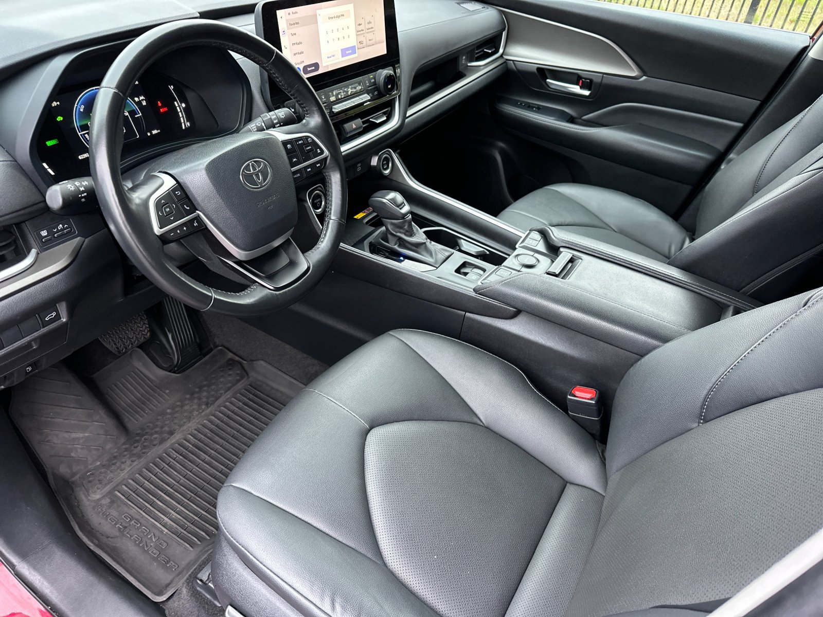 Used 2024 Red Toyota XLE image 9