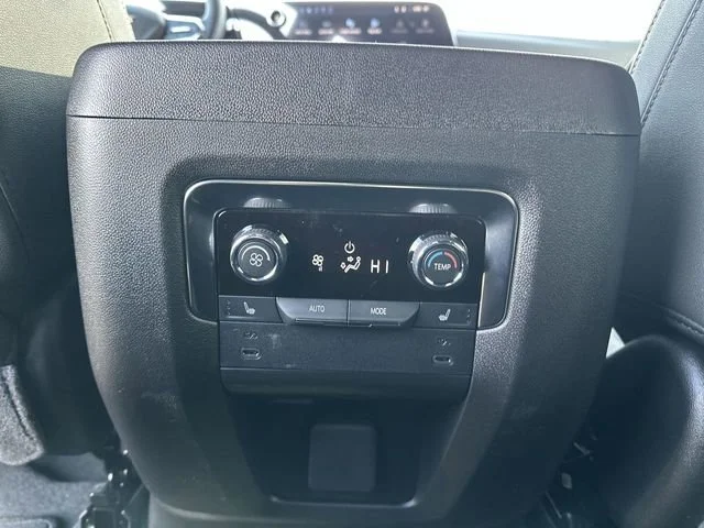 New 2026 Polar White Tricoat Chevrolet Premier image 21