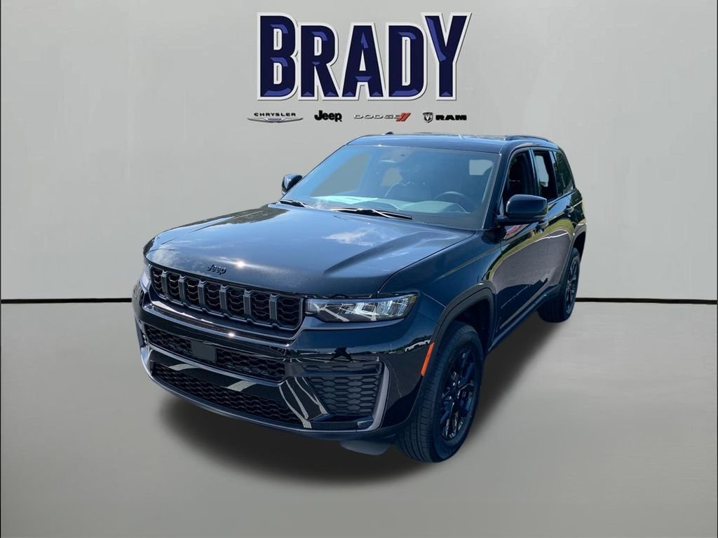 New 2026 Diamond Black Crystal Pearl-Coat Exterior Paint Jeep Laredo Altitude image 3