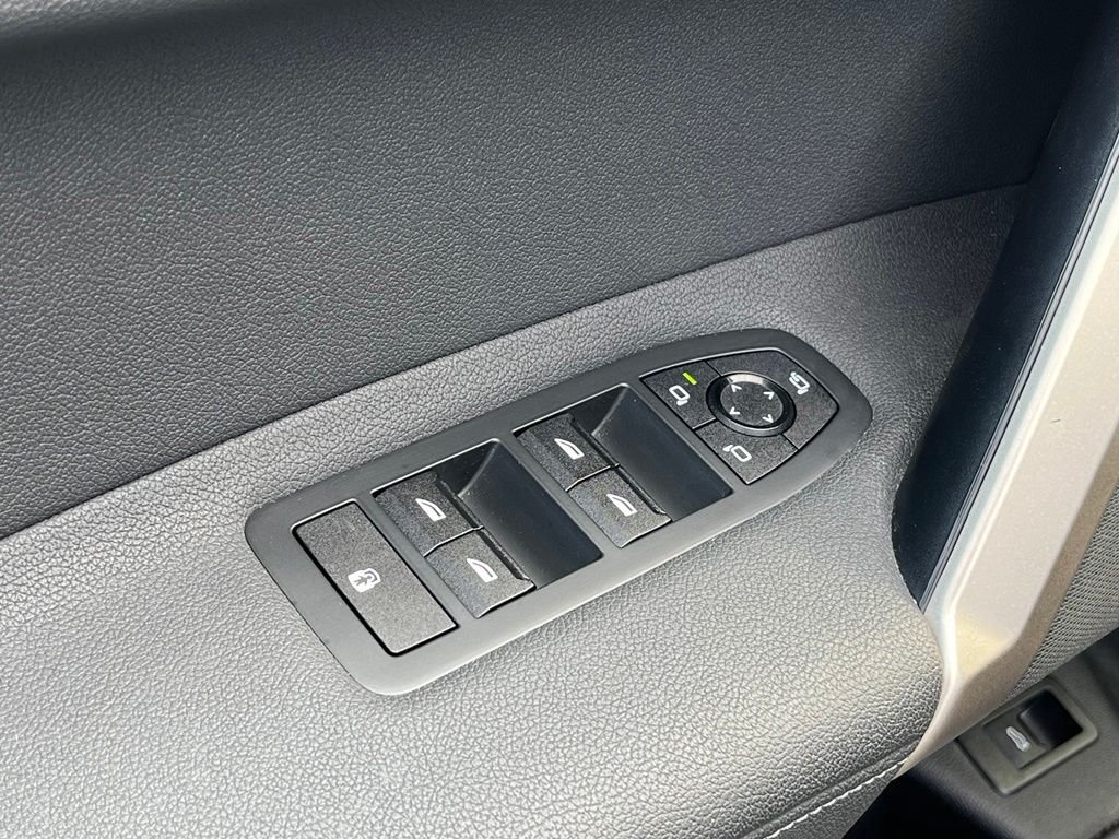 Certified Used 2024 Gray BMW xDrive50 image 18