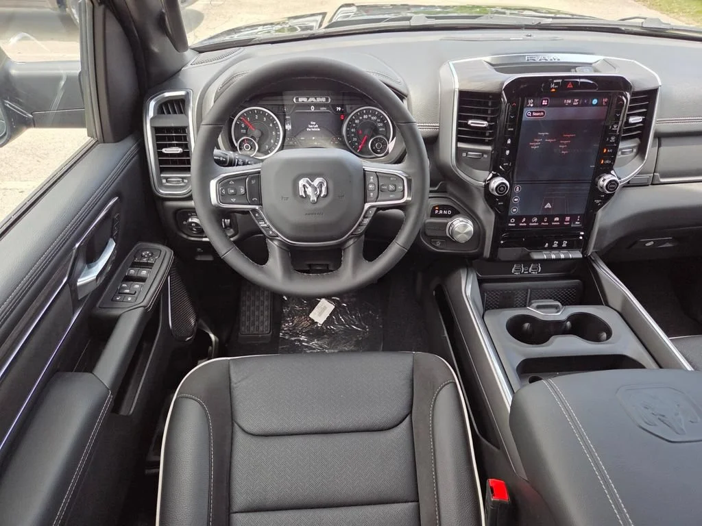 New 2026 Diamond Black Crystal Pearl-Coat Exterior Paint RAM Laramie image 11