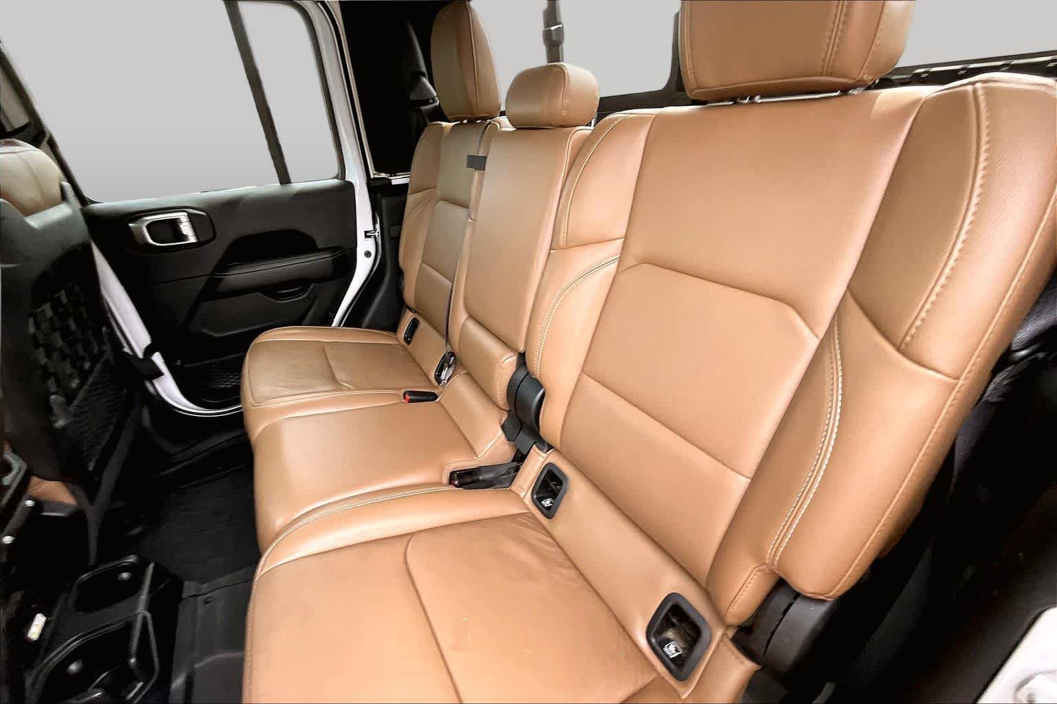 Used 2020 Bright White Clearcoat Jeep Rubicon image 21