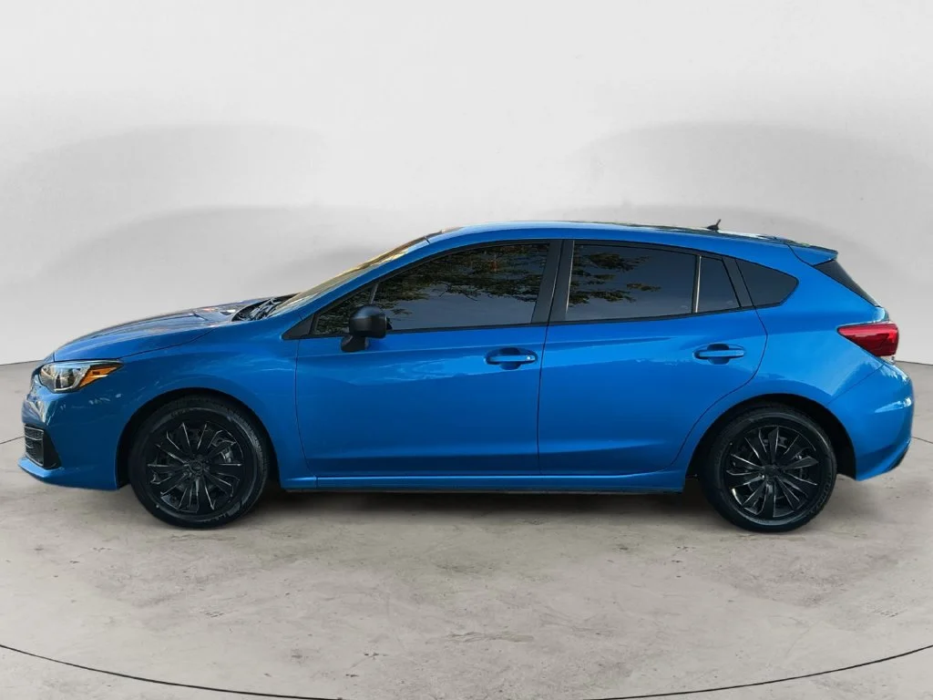 Used 2022 Blue Subaru Base image 8