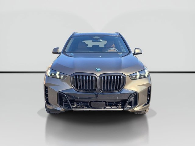 New 2026 Manhattan Green Metallic BMW xDrive50e image 6