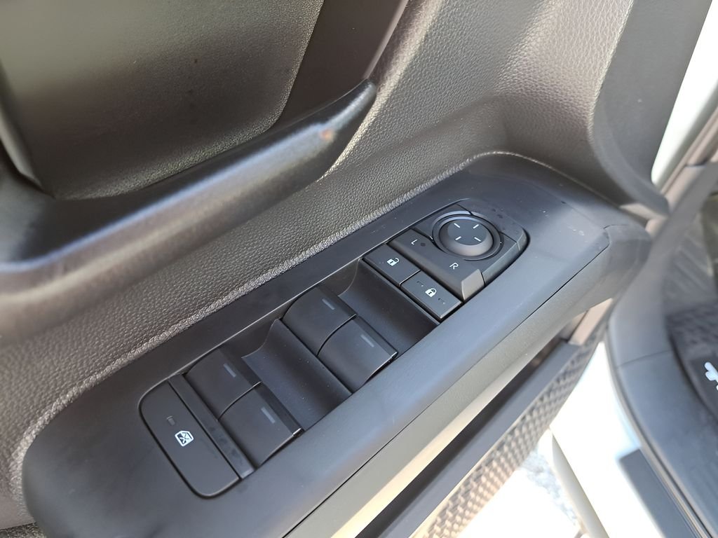 2026 Toyota Tacoma SR5 - Photo 14