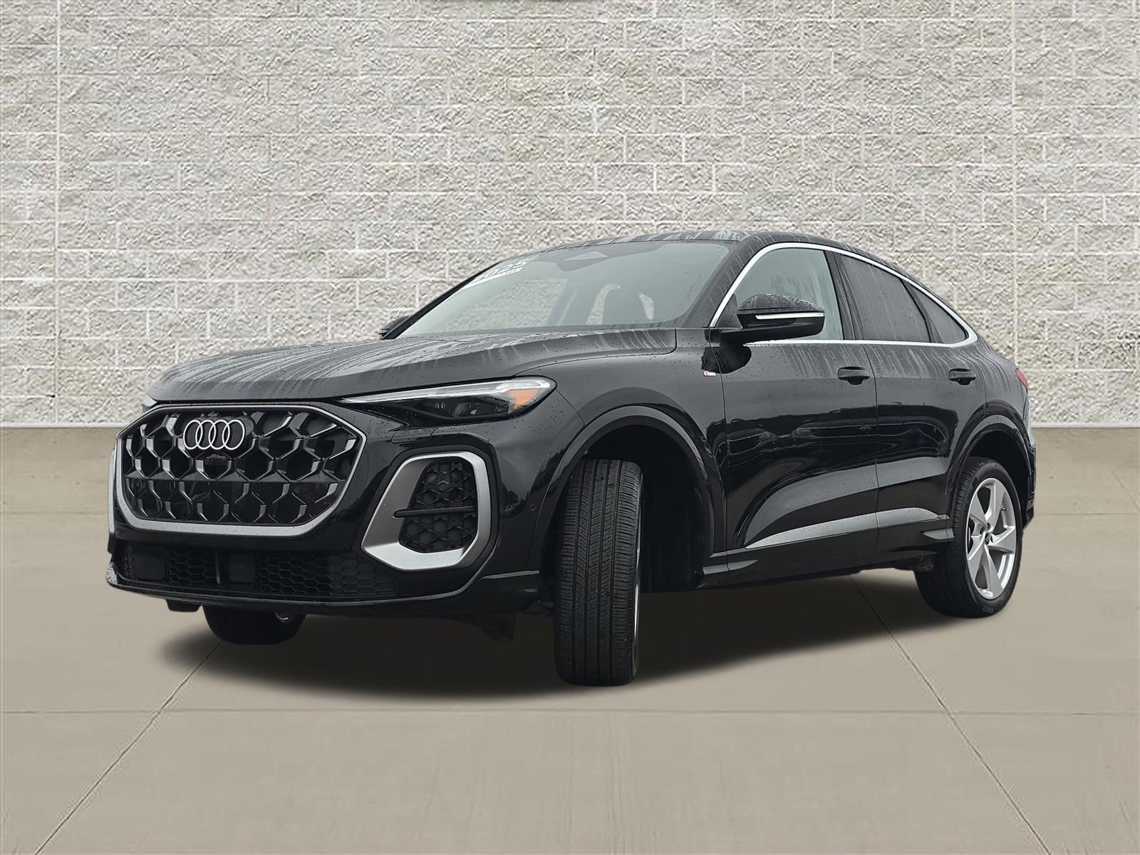 Used 2025 Mythos Black Metallic Audi Premium Plus image 3