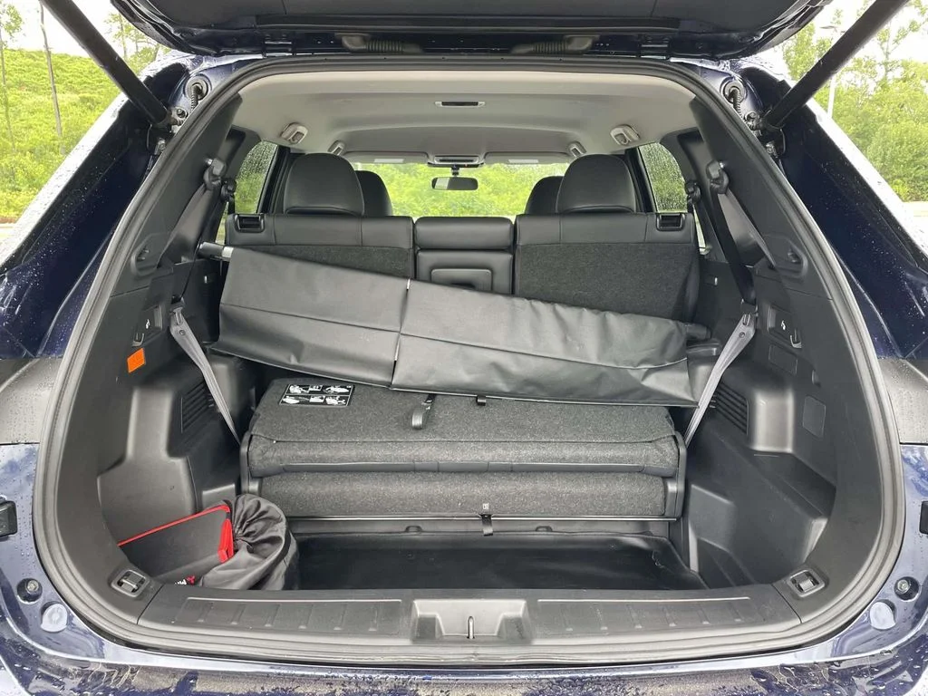 2025 Mitsubishi Outlander Plug-in Hybrid SE - Photo 31