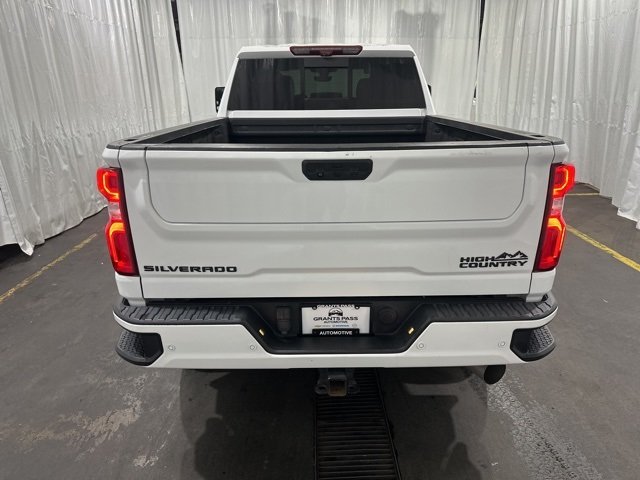 2022 Chevrolet Silverado 3500HD High Country photo 3