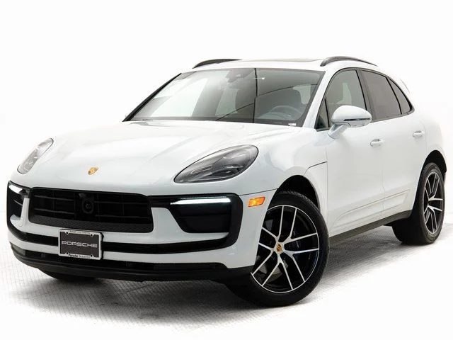 2025 Porsche Macan -'s photo