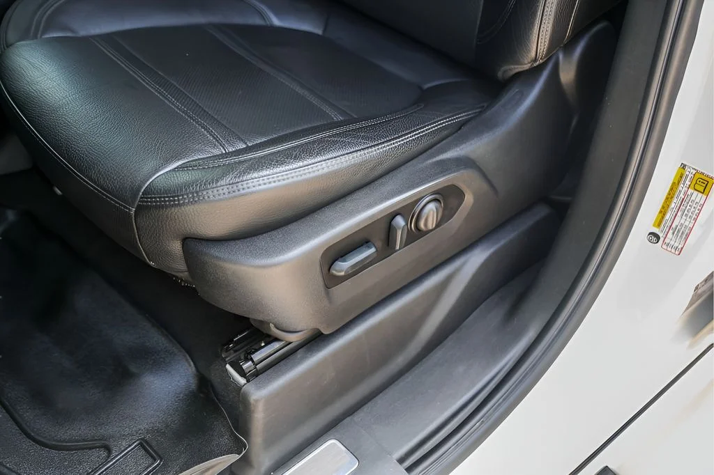 Used 2022 White GMC Denali image 11