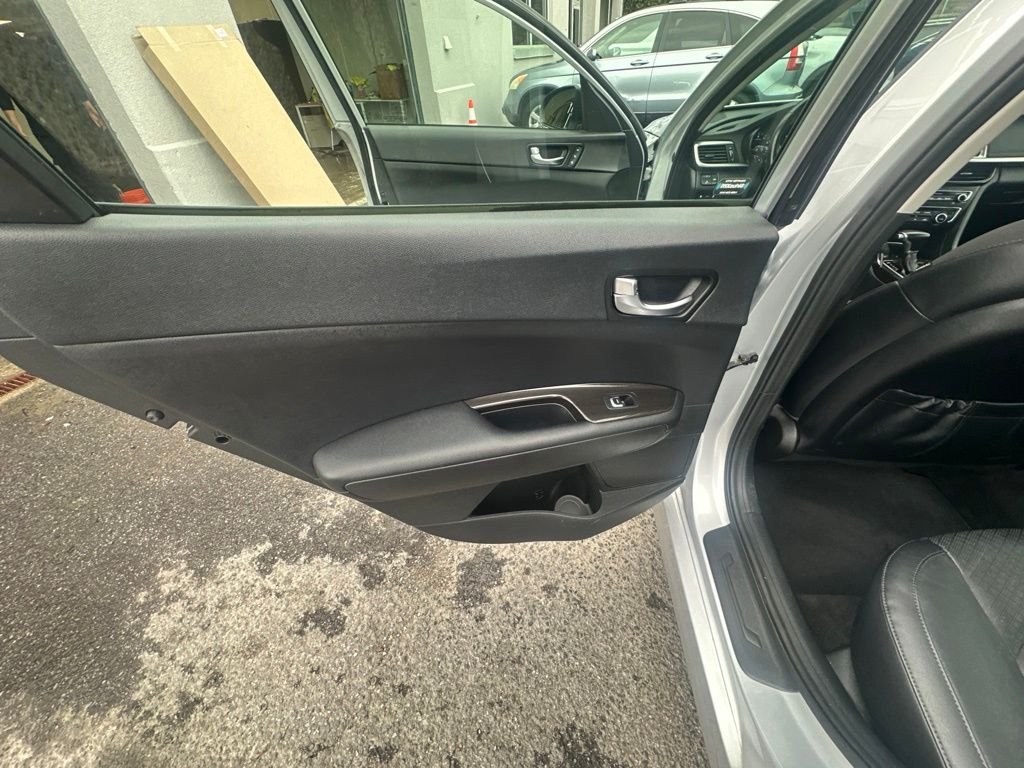 Used 2020 Silver Kia EX Premium image 24