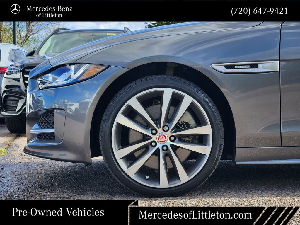 Used 2017 Gray Jaguar 35t R-Sport image 9