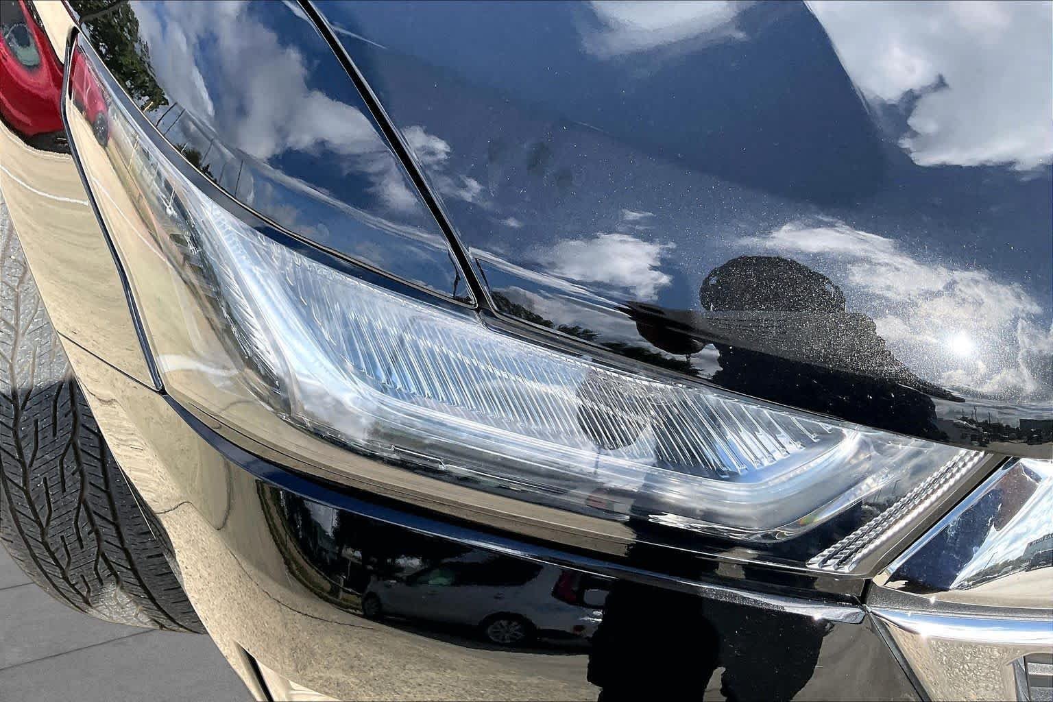 Used 2023 Mosaic Black Metallic Chevrolet LT Leather image 27
