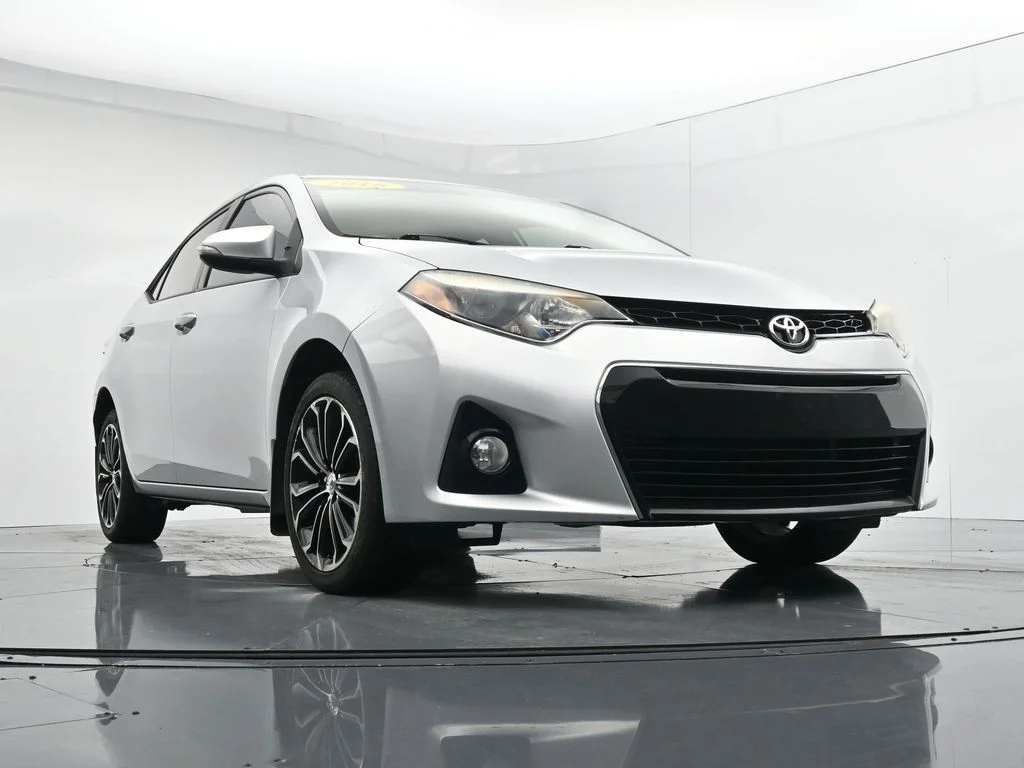 Used 2016  Toyota S Plus image 29