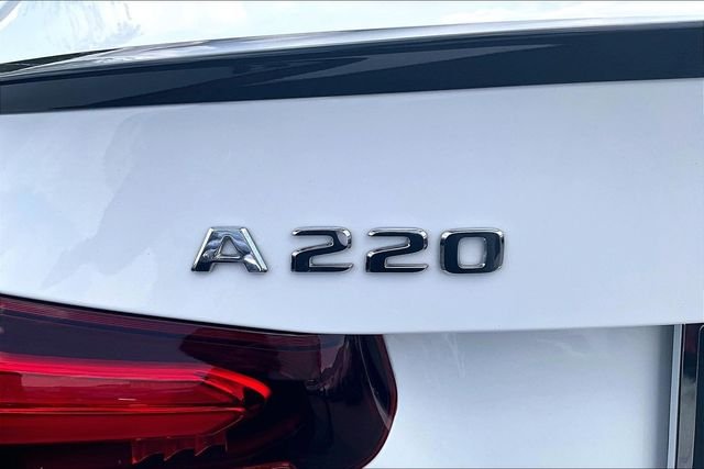 Used 2019 White Mercedes-Benz A 220 image 8