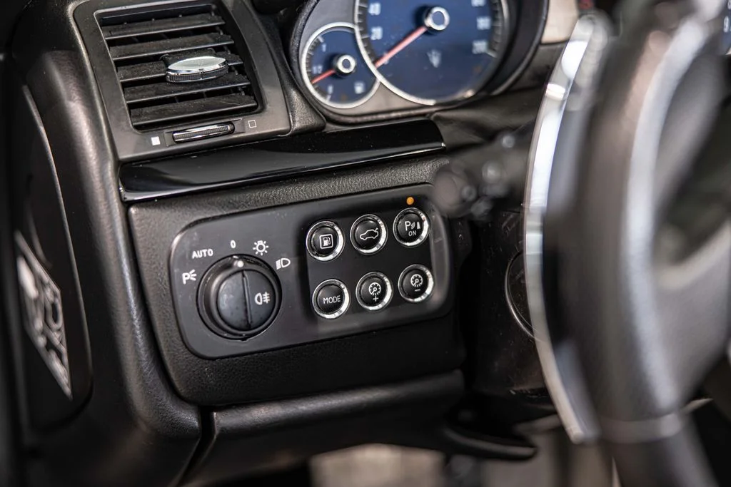 Used 2015 Black Maserati Sport image 19