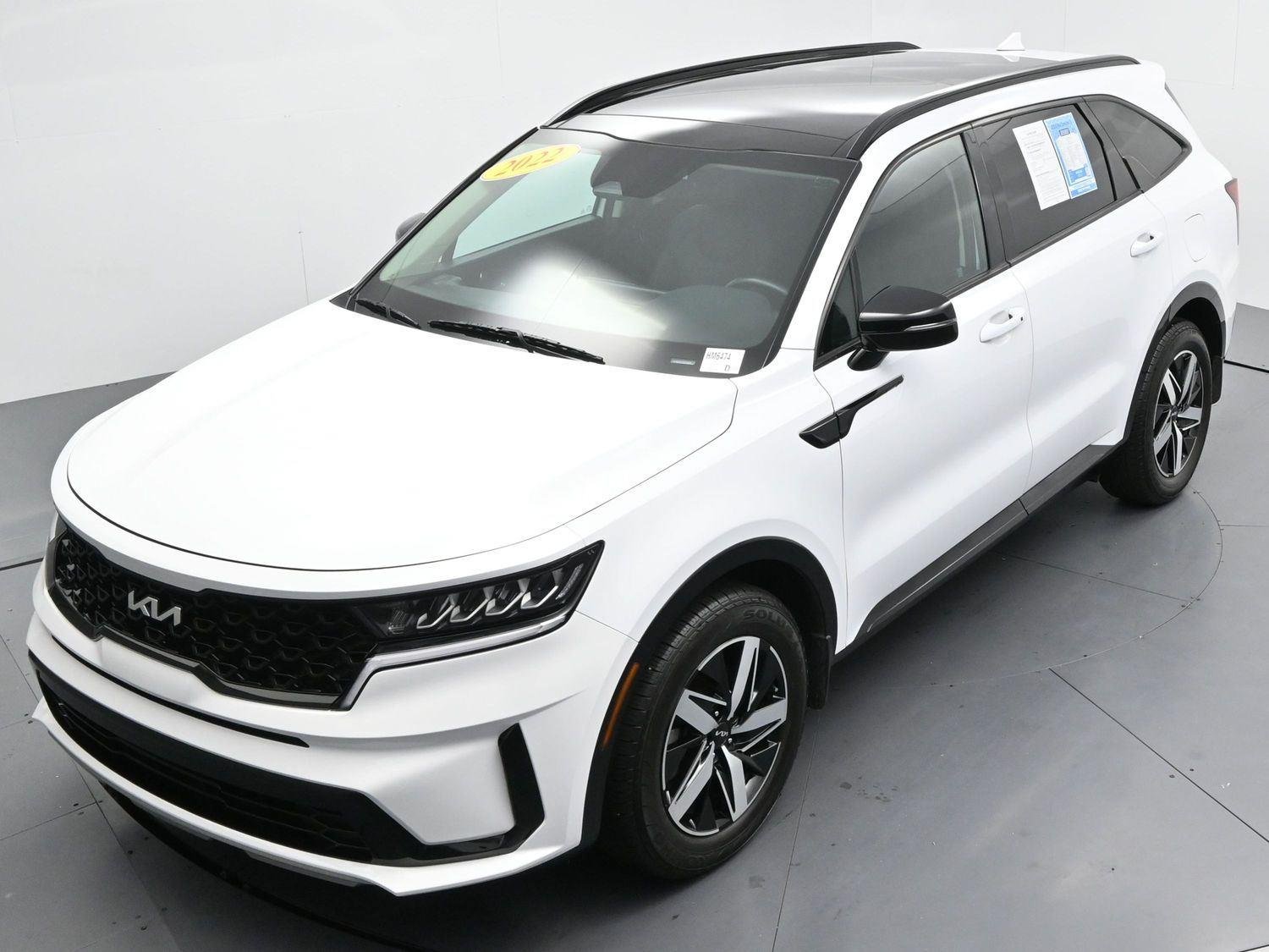 Used 2022 Glacial White Pearl Kia S image 45