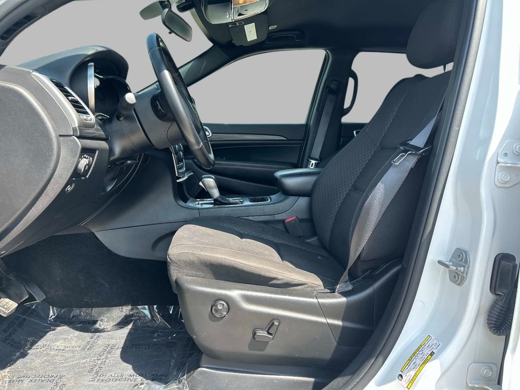 Used 2020 White Jeep Laredo E image 14