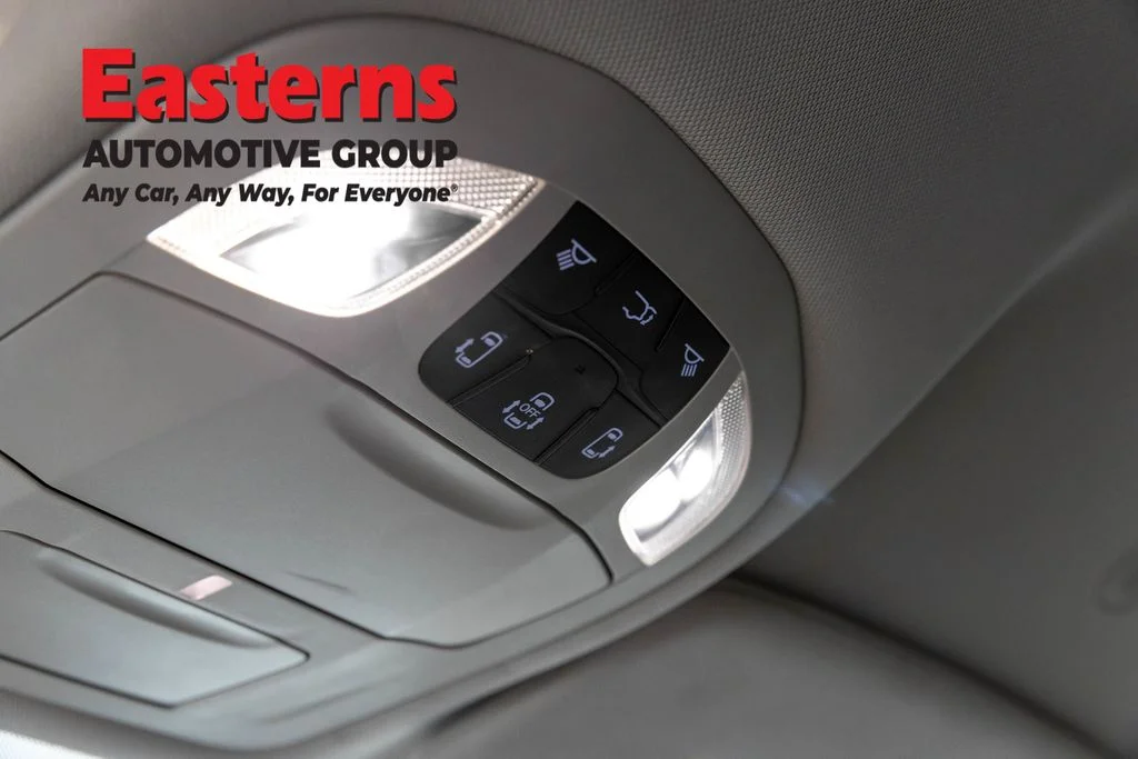 Used 2024 Silver Chrysler Touring L image 21
