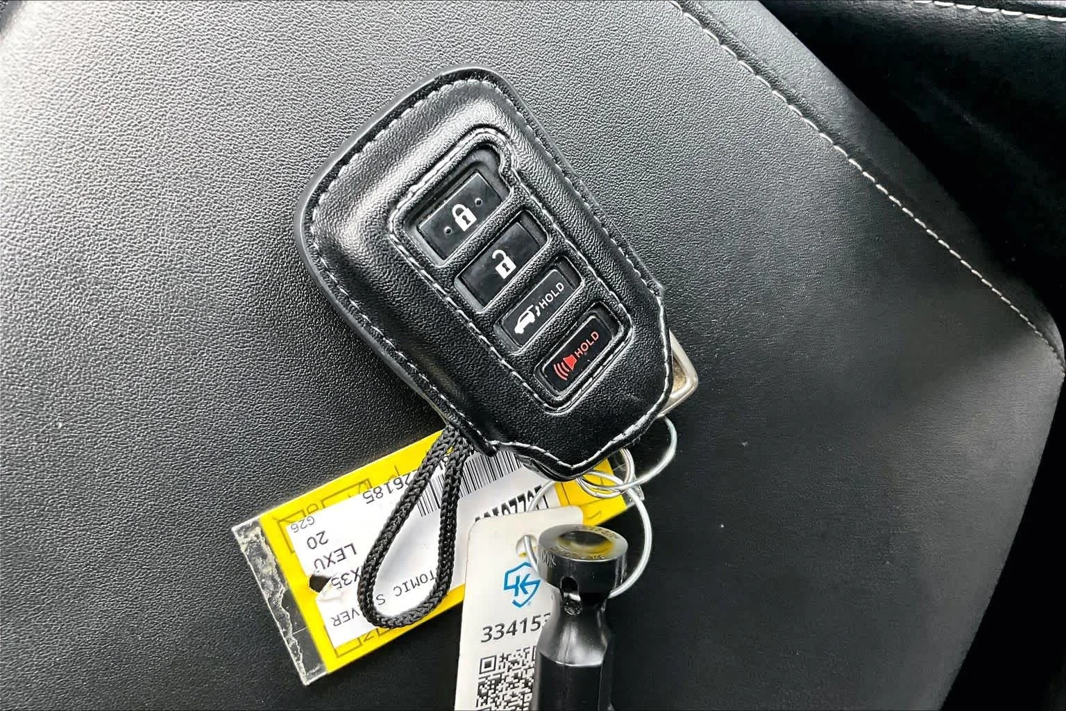 Used 2020 Atomic Silver Lexus  image 28