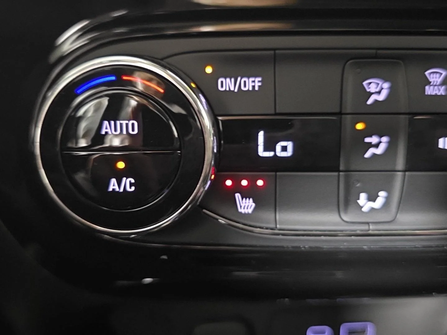 Used 2024 Cacti Green Chevrolet ACTIV image 16