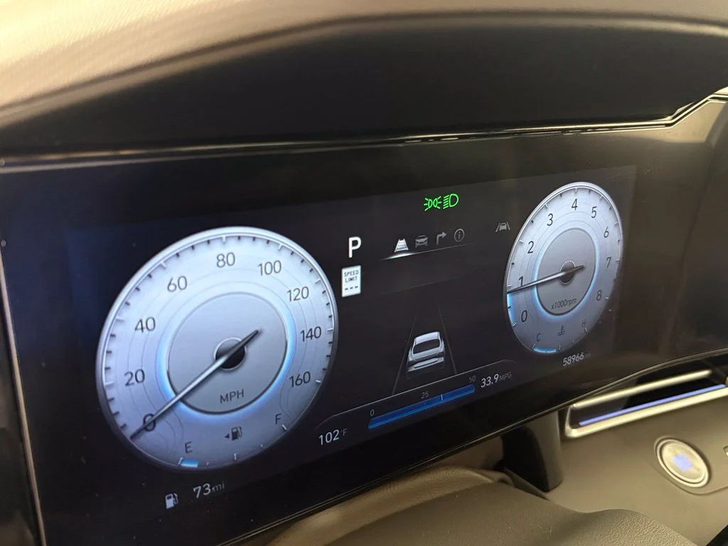 Used 2024 White Hyundai SEL image 23
