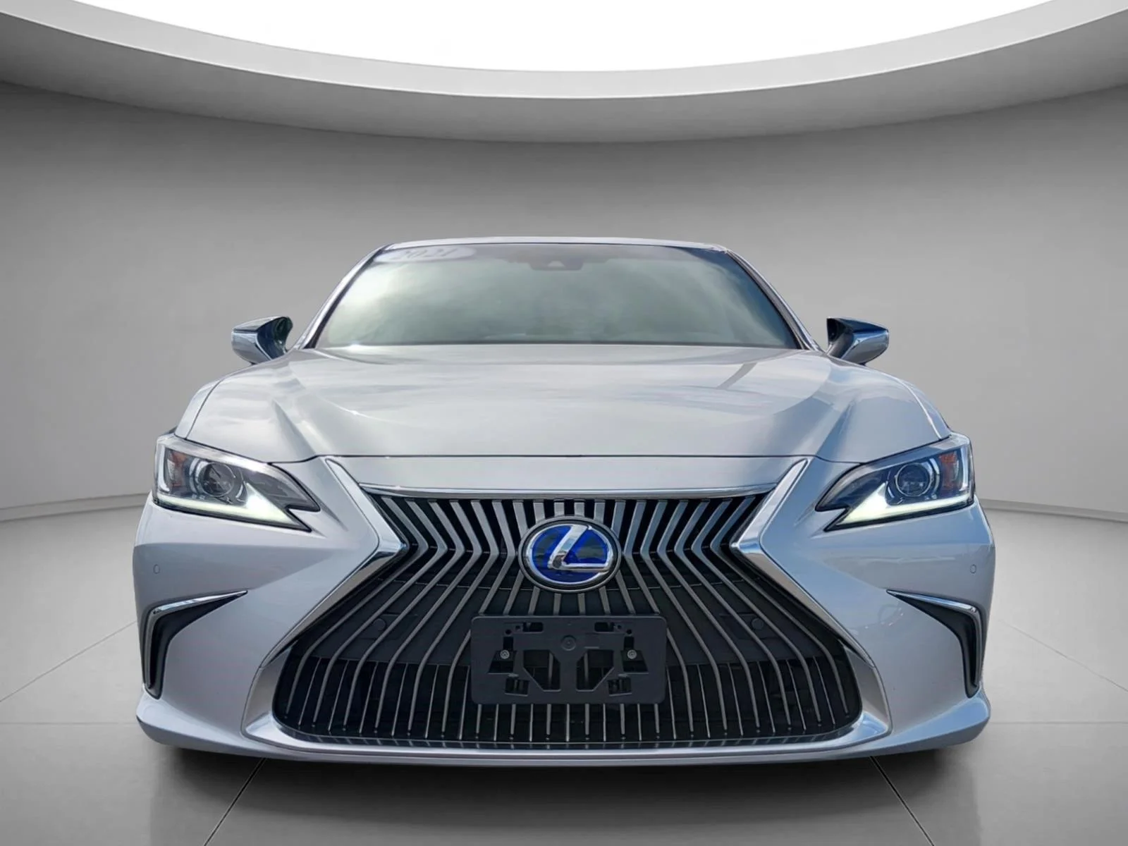 Used 2021 Silver Lining Metallic Lexus ES 300h image 8