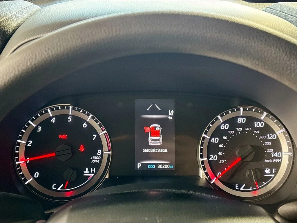 Used 2022 Silver Toyota L image 14