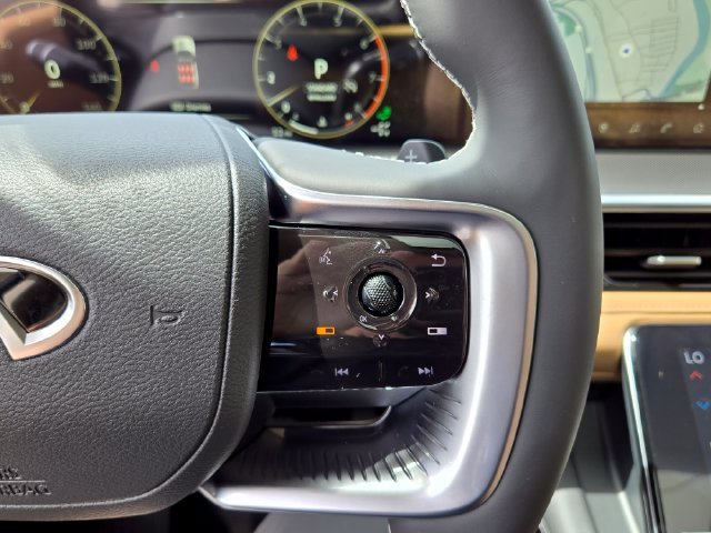 New 2027 Black Obsidian INFINITI Luxe 4WD image 29