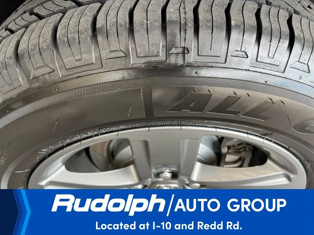 Used 2023 White Honda RTL image 27