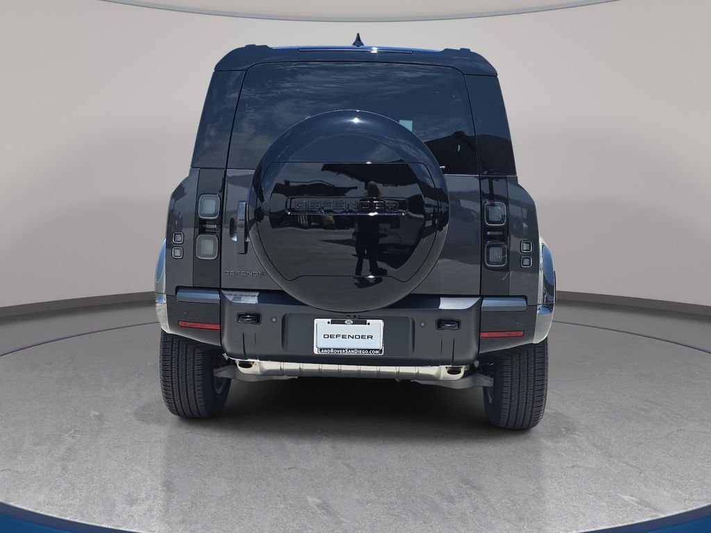 New 2026 Carpathian Grey Land Rover X-Dynamic SE image 6