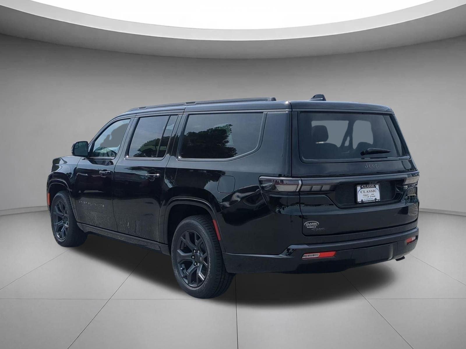 New 2026 High Gloss Black Exterior Paint Jeep Limited Altitude image 3