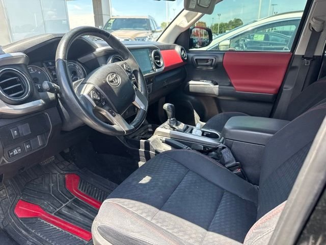 Used 2022 Black Toyota SR5 image 6