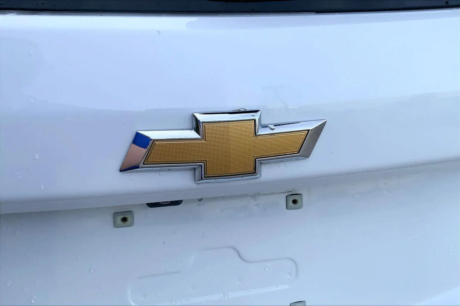 Used 2020 Summit White Chevrolet LS image 33